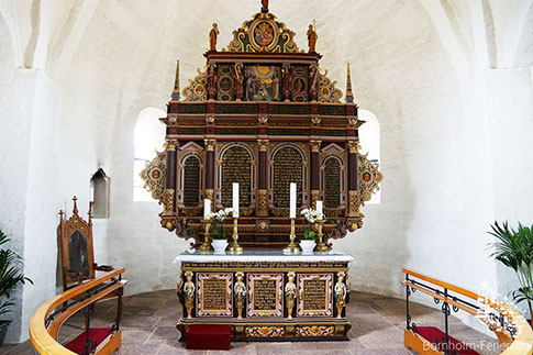 Der Altar der Aa Kirche in Aakirkeby, Bornholm, Dänemark
