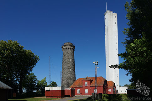 Der Aussichtsturm Bornholmer Tårnet und der alte Leuchtturm von Dueodde