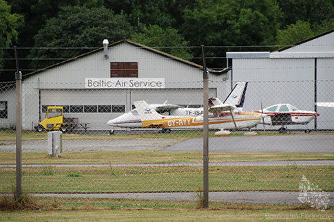 Die Flugzeuge von Baltic Air Service auf dem Flughafen von Rønne, Bornholm, Dänemark