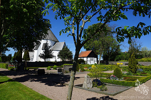 Der Friedhof der Rundkirche in Østerlars, Bornholm