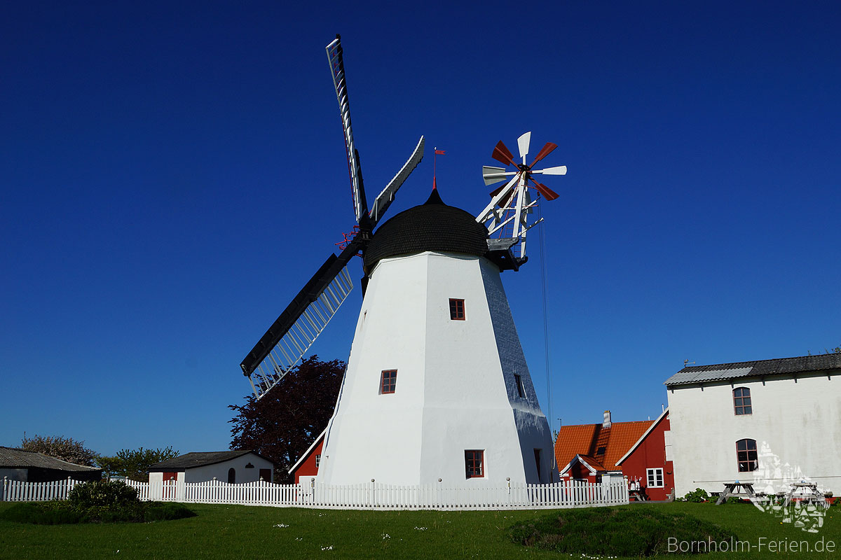 Die Windmühle in Årsdale auf Bornholm