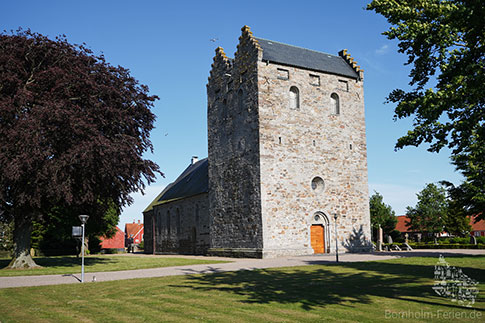 Turm, Aakirke, Kirche, Aakirkeby, Insel Bornholm, Daenemark