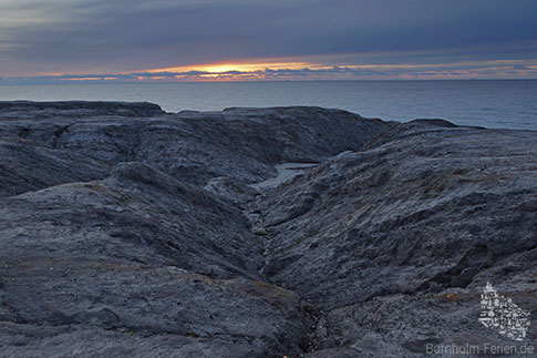 Sonnenuntergang an den Kultippen südlich von Hasle, Bornholm, Dänemark