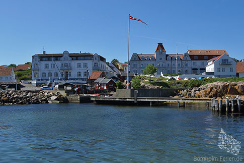 Hotel, Hafen, Sandvig, Insel Bornholm, Daenemark