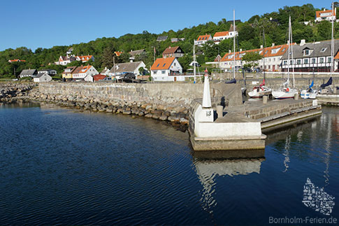 Blick über den Hafen auf Vang, Bornholm, Dänemark